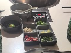 -喃喃椰·糟粕醋·椰子鸡火锅(七堡花园店)