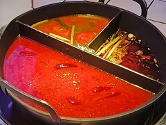 -热火朝天鲜切牛肉火锅(南强街巷店)