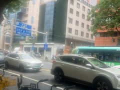 -复旦大学附属华山医院-停车场