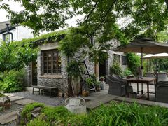 -田园东方蜜桃村的田野营地