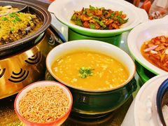 -阿瓦山寨·湘菜现炒·剁椒鱼头王(咸阳总店)