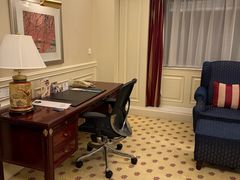 -深圳富苑皇冠假日套房酒店