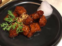 红酒泡沫牛仔粒-荟廷·晶萃(陆家嘴尚悦湾店)
