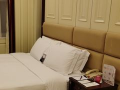 -深圳富苑皇冠假日套房酒店