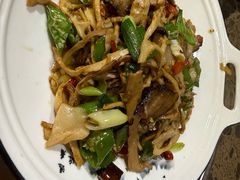 湘潭小炒肉-川湘阁(云创1986青年小镇店)