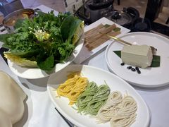 -德天肥牛海鲜火锅(城西银泰店)