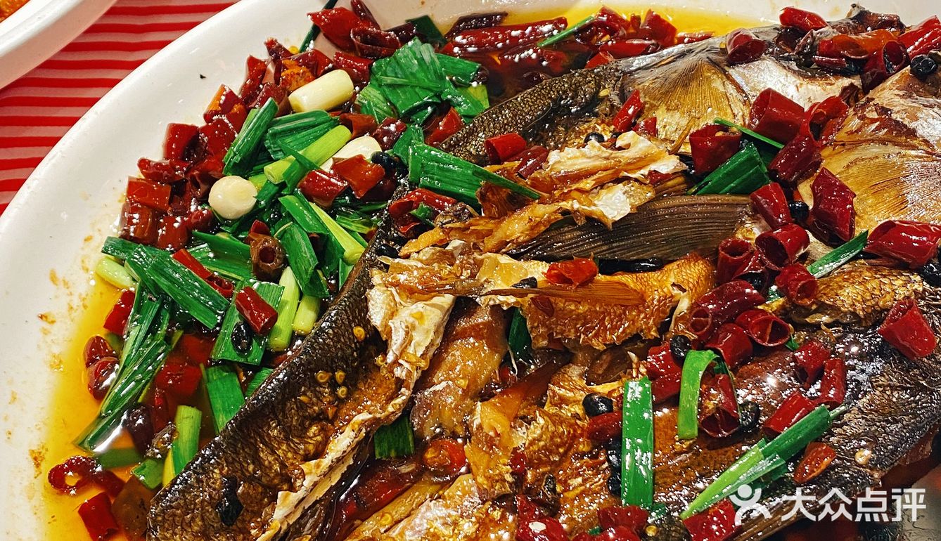 吃到了长沙比较正宗的湘菜—腊鲢鱼，就在炊小二~