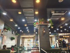-愉肴麻辣香锅(中山路店)