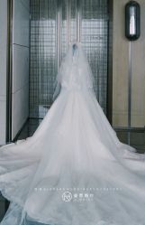 -曼青婚纱礼服馆