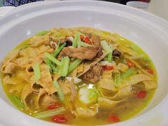 -阿瓦山寨·湘菜现炒·剁椒鱼头王(咸阳总店)