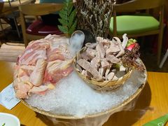 -洪氏嗨捞·广东猪肚鸡·椰子鸡火锅(西咸万象城店)