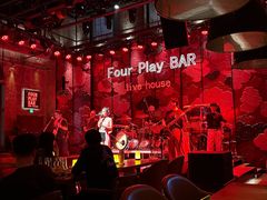 -FOUR PLAY BAR