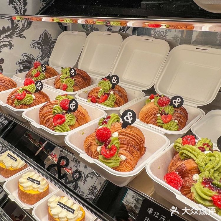 武汉这家新店我敢说绝对是新晋排队王…