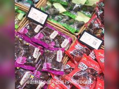 -来伊份(仙霞路五店)