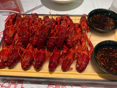 -肥肥虾庄·金牌油焖大虾(汉口城市广场店)