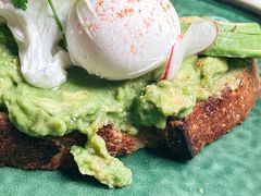 牛油果温泉蛋吐司-O'mills Sourdough Bakery&Bistro(永嘉路店)