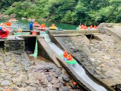 -安吉龙王山峡谷漂流