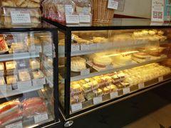 面包甜点陈列柜-红宝石·鲜奶小方(长阳店)