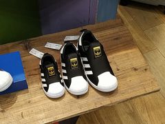 -ABC MART(心斎橋店)