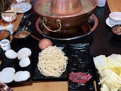 -果松木炭酸菜铜火锅·外婆参鸡汤