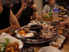 -江南猪肉商会无限续吃(弘大店)