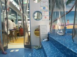 -鲸鱼堡亲子恒温泳池游泳俱乐部(彰泰天街店)