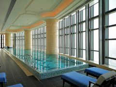 -珠海瑞吉酒店游泳池