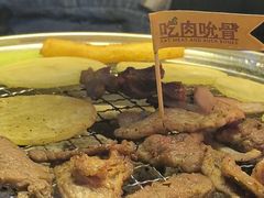 -叽叽扎扎烤肉场(生态城万达店)