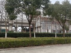 -秀沿路地铁站停车场