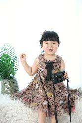 -现代经典婚纱摄影