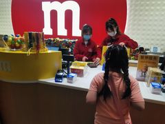 -m豆巧克力世界(上海世茂广场店)