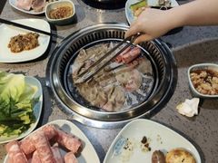 -金滏山·烤肉海鲜火锅自助(襄阳万达店)