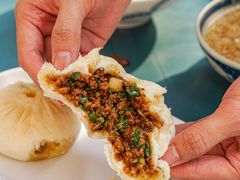 -李与白包子铺(桐梓林店)