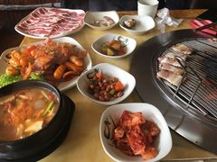 -牛信亭韩国料理·炭火烤肉(紫藤路店)