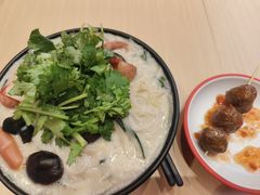 浓汤鱼汁小锅米线-肥汁米蘭香港米线(长宁来福士店)