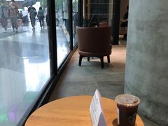 靠窗位-星巴克臻选(郑州国贸360广场店)