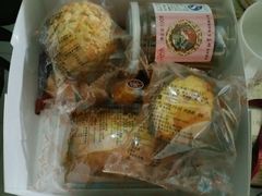 -红宝石·鲜奶小方·海派西点房(南丹店)