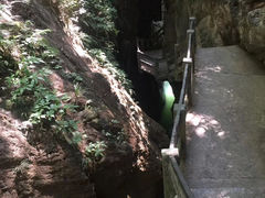 -龙水峡地缝景区