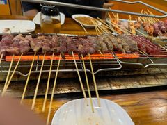 -哈尔滨小酒馆·鲜肉现穿自助烧烤(康新花园店)