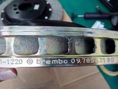 原厂改装刹车盘-宝捷星宝马·奔驰·保时捷专修·特斯拉钣喷中心(宝安店)