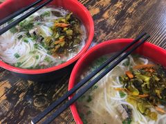 -正宗李家土鸡米线店