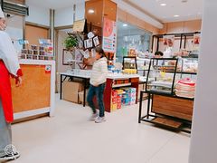 面包甜点陈列柜-三色鸽西饼店(黄河路店)