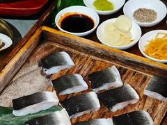 -围炉肉舍•炭烤活鳗•丹东海鲜烤肉(步行街店)