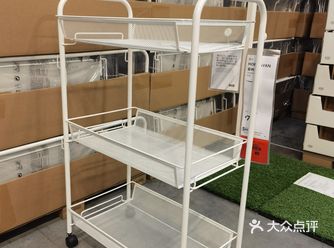 可以存放很多东西。三层隔板，不用时