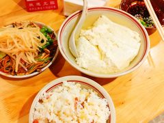 -老方桌烂蹄花川菜馆(九龙坡店)