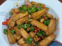 -湖南人家湘菜馆(镇江路店)