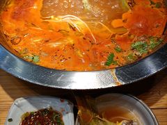 -野山舂·贵州现舂酸汤火锅(鸿通城店)