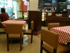 -红宝石·鲜奶小方·海派西点房(南丹店)