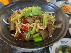 笋烧腊肉-张关合渣(航空大道店)