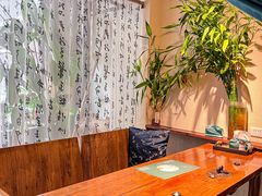 -八月美食小馆(银泰城总店)